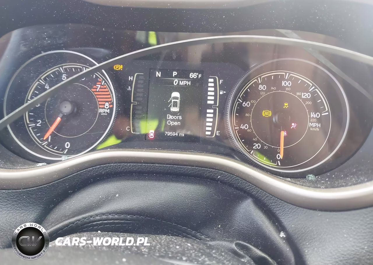 2018 Jeep Cherokee Latitude 4X4 VIN:1C4PJMCX7JD534442 - 7