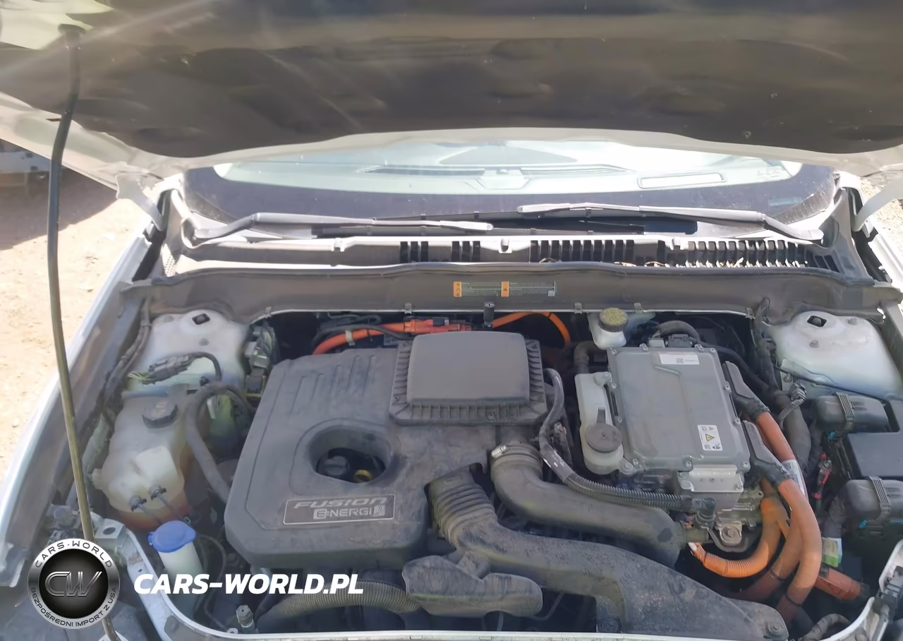 2018 Ford Fusion Energi Titanium VIN:3FA6P0SU7JR225027 - 10