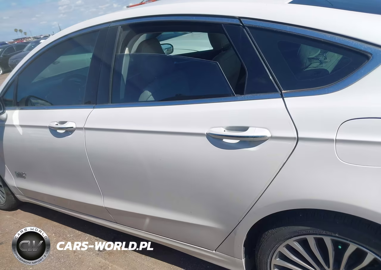 2018 Ford Fusion Energi Titanium VIN:3FA6P0SU7JR225027 - 14