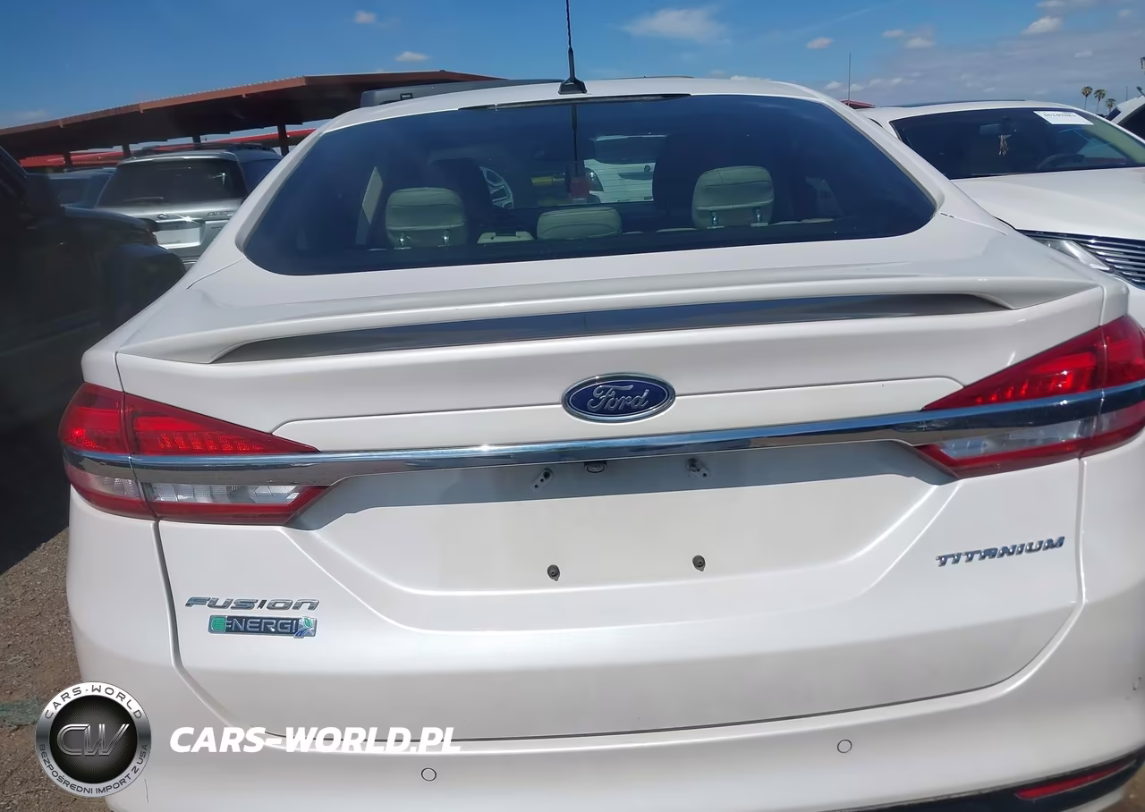 2018 Ford Fusion Energi Titanium VIN:3FA6P0SU7JR225027 - 16