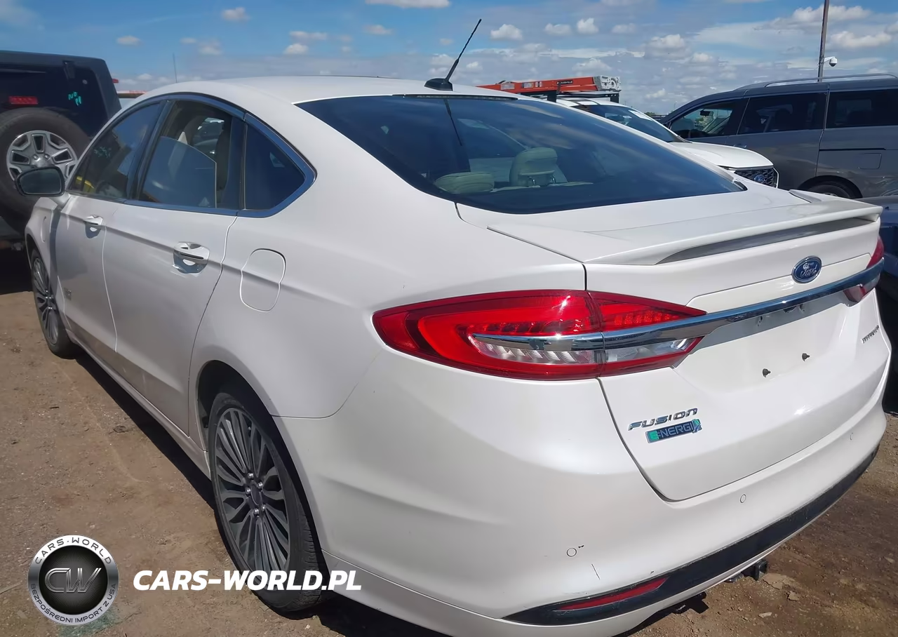 2018 Ford Fusion Energi Titanium VIN:3FA6P0SU7JR225027 - 3