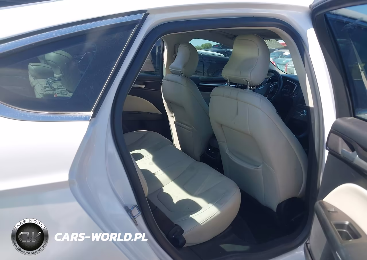 2018 Ford Fusion Energi Titanium VIN:3FA6P0SU7JR225027 - 8