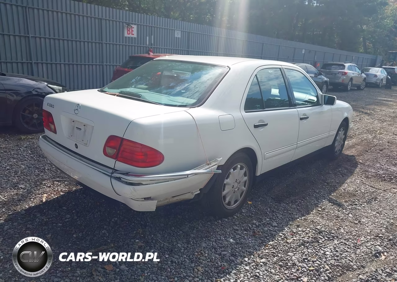 1999 Mercedes-Benz E 320 VIN:WDBJF65H6XA880936 - 4