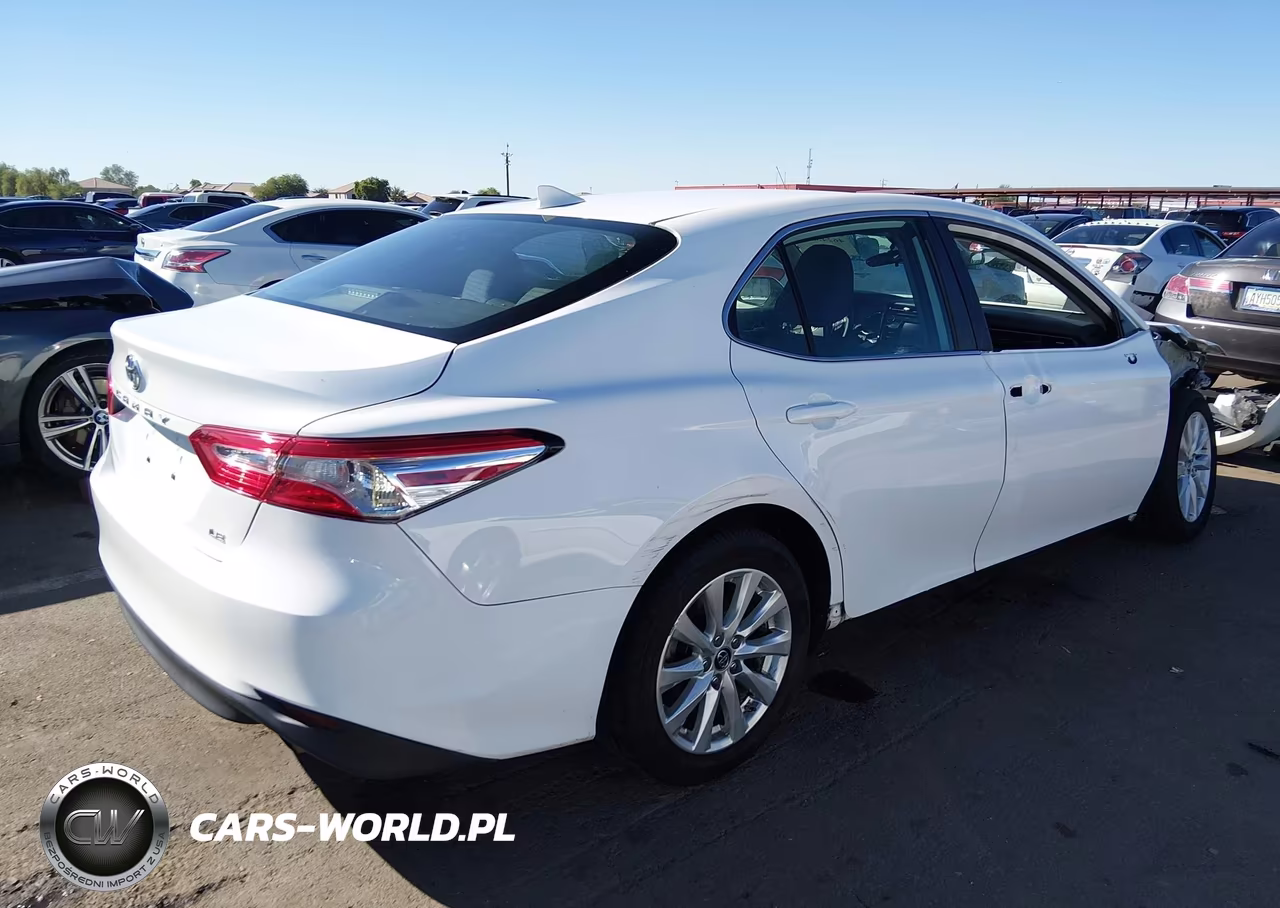 2019 Toyota Camry Le VIN:4T1B11HKXKU773616 - 4