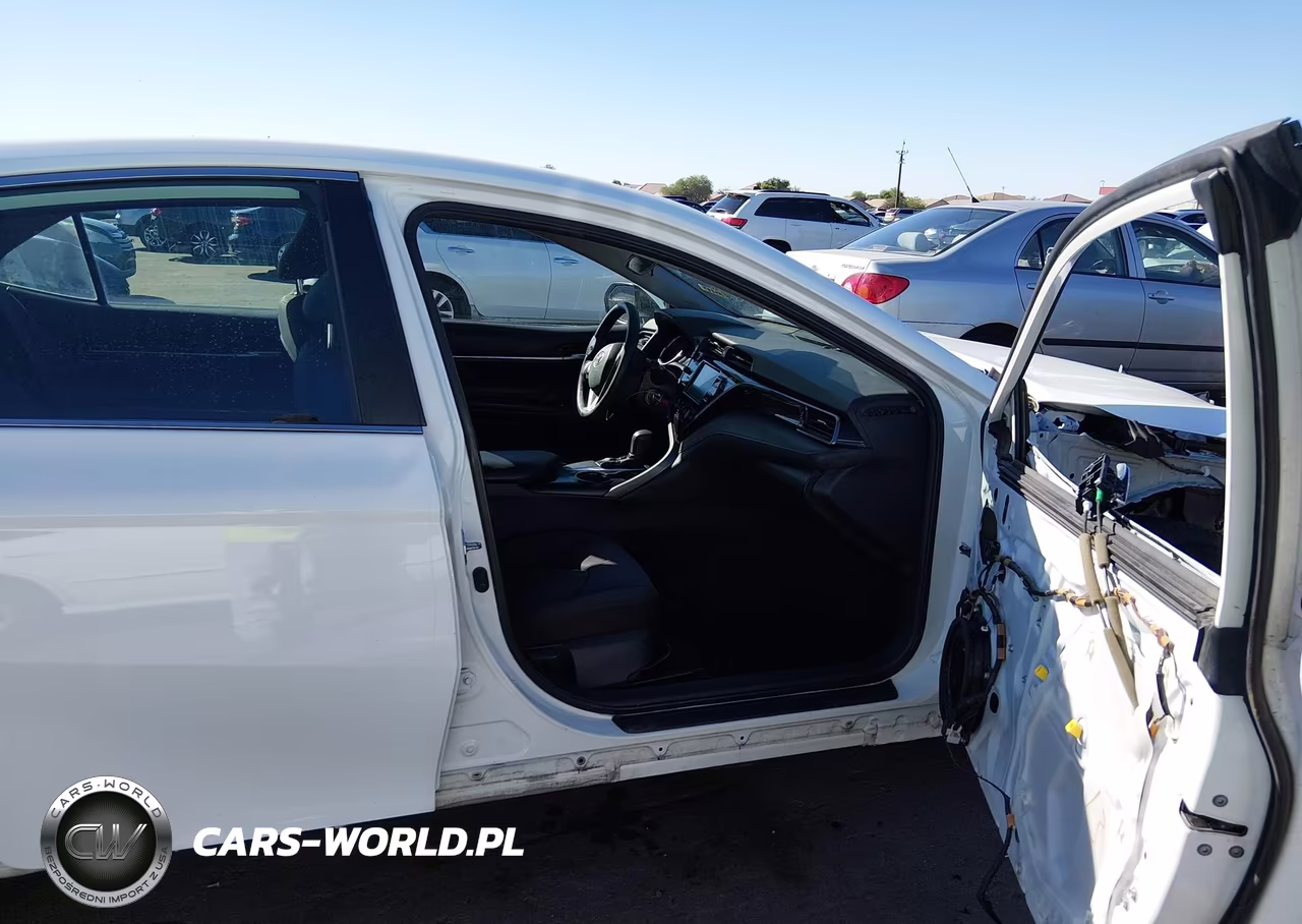 2019 Toyota Camry Le VIN:4T1B11HKXKU773616 - 5