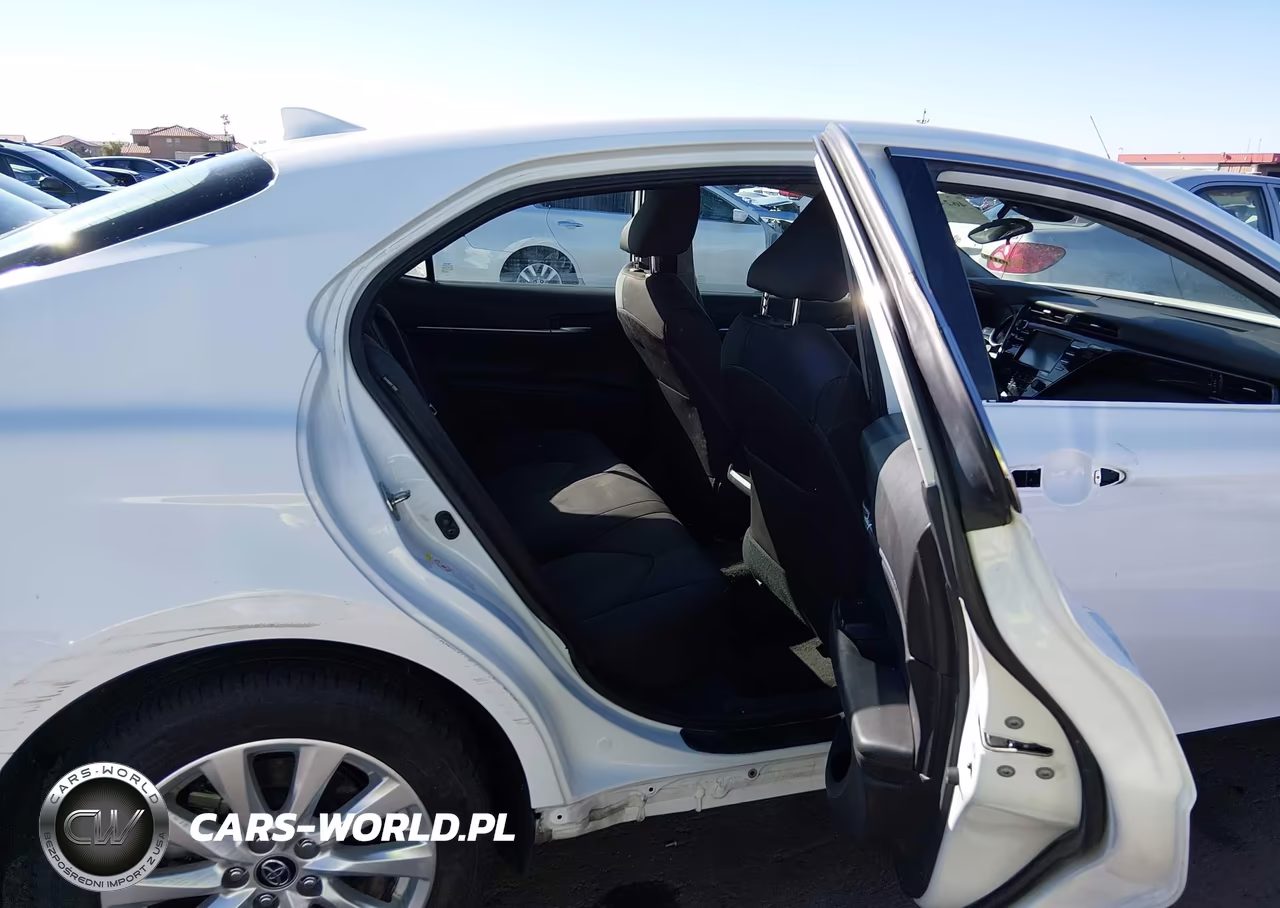 2019 Toyota Camry Le VIN:4T1B11HKXKU773616 - 8