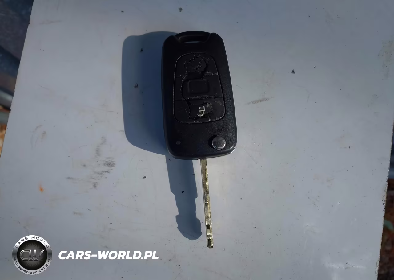 2011 Kia Soul + VIN:KNDJT2A23B7323685 - 11
