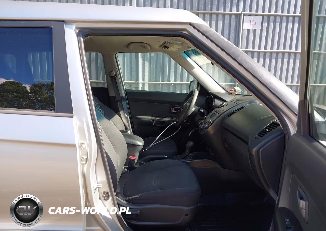 2011 Kia Soul + VIN:KNDJT2A23B7323685 - 5