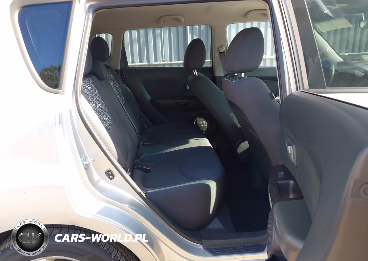 2011 Kia Soul + VIN:KNDJT2A23B7323685 - 8