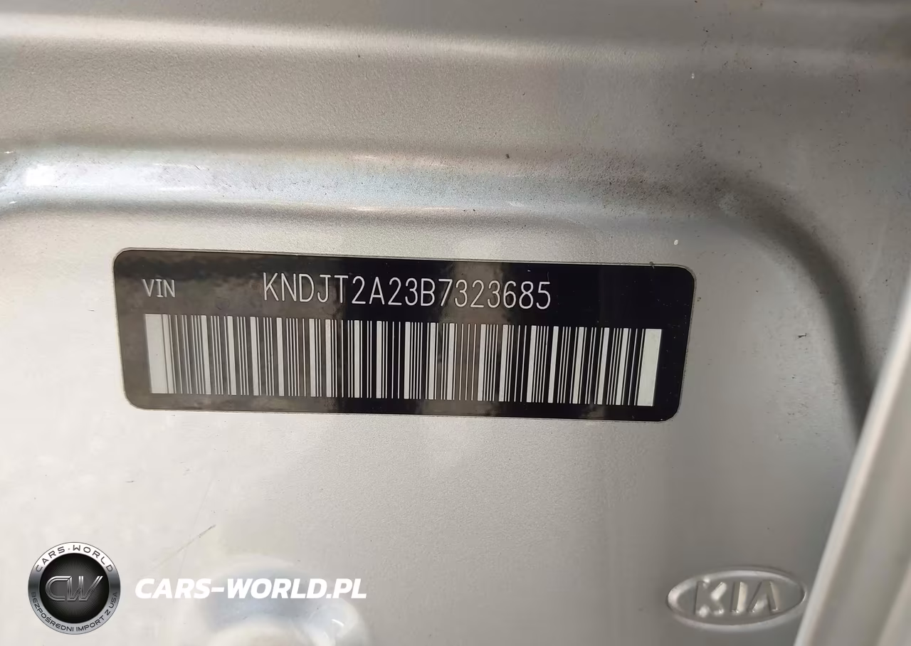 2011 Kia Soul + VIN:KNDJT2A23B7323685 - 9