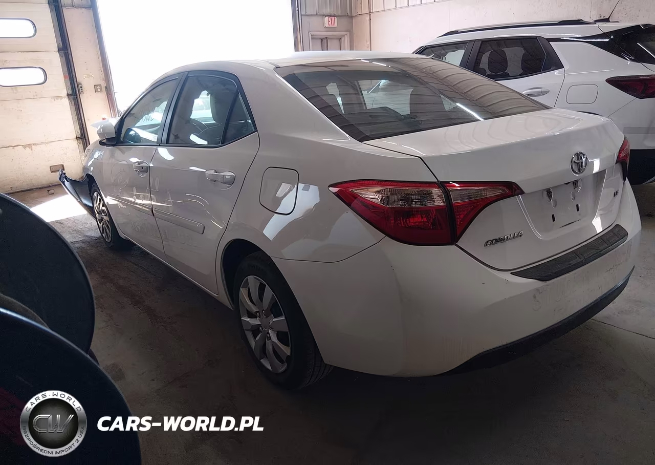 2017 Toyota Corolla Le VIN:2T1BURHE3HC775556 - 3