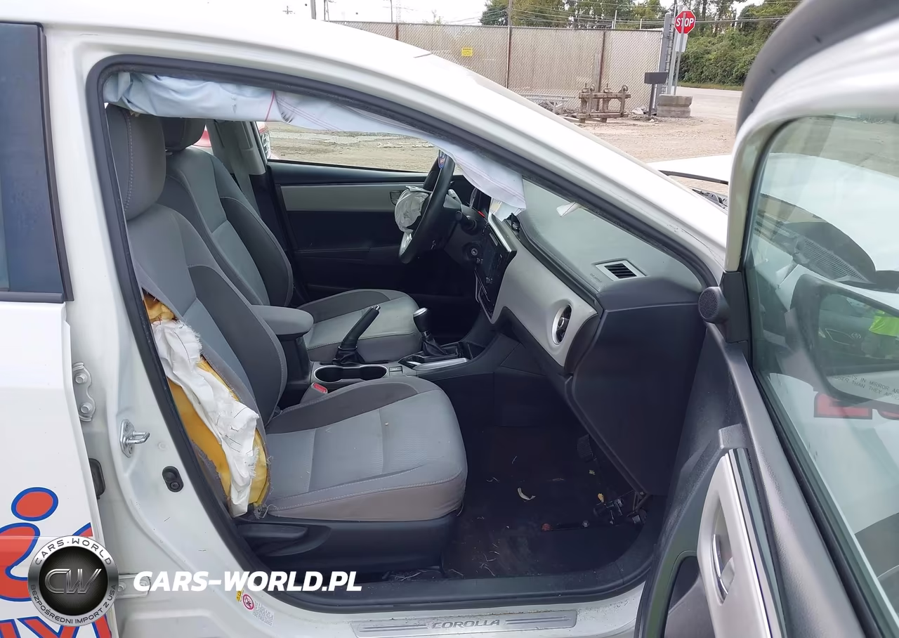2017 Toyota Corolla Le VIN:2T1BURHE3HC775556 - 5