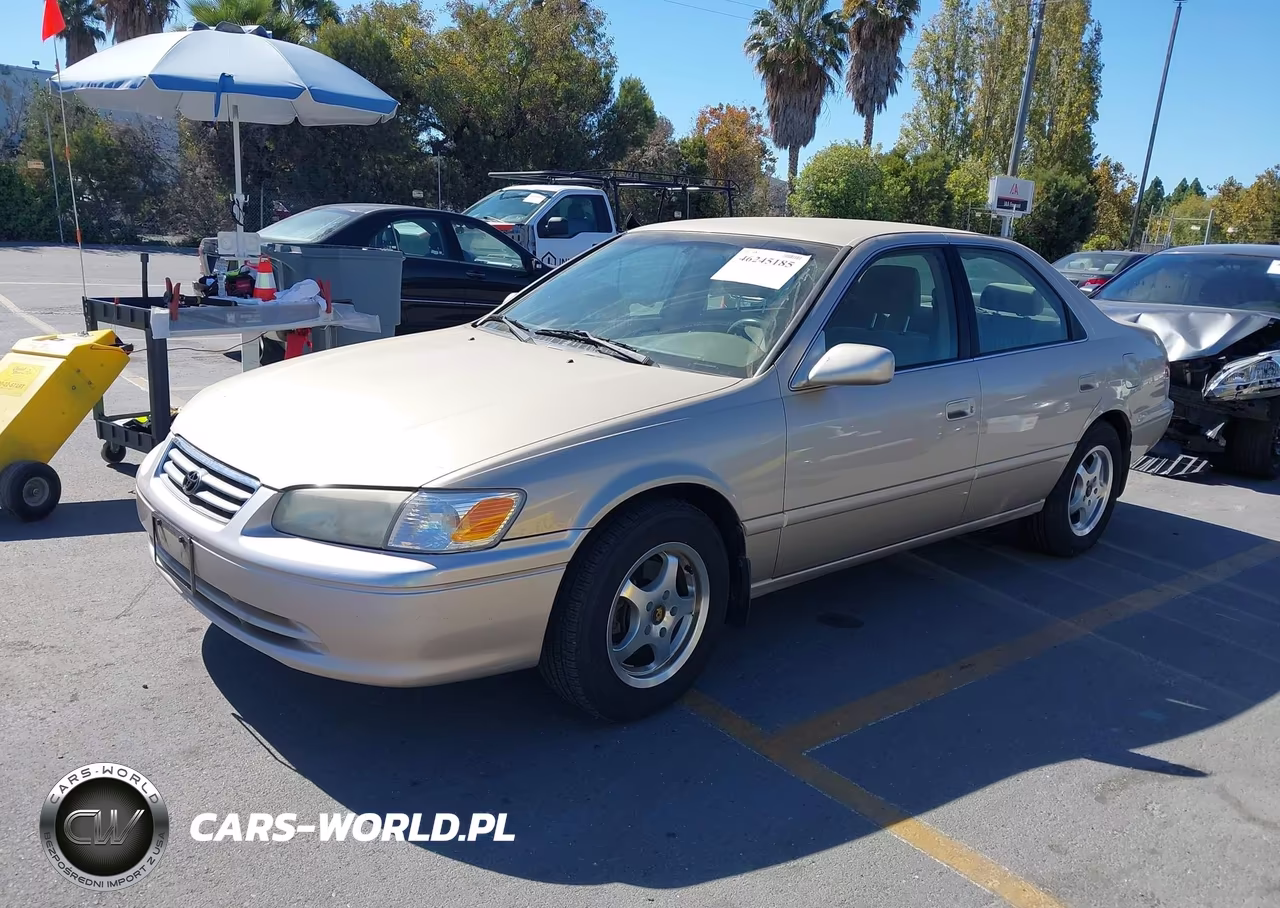 2001 Toyota Camry Le VIN:JT2BG22K110564975 - 2