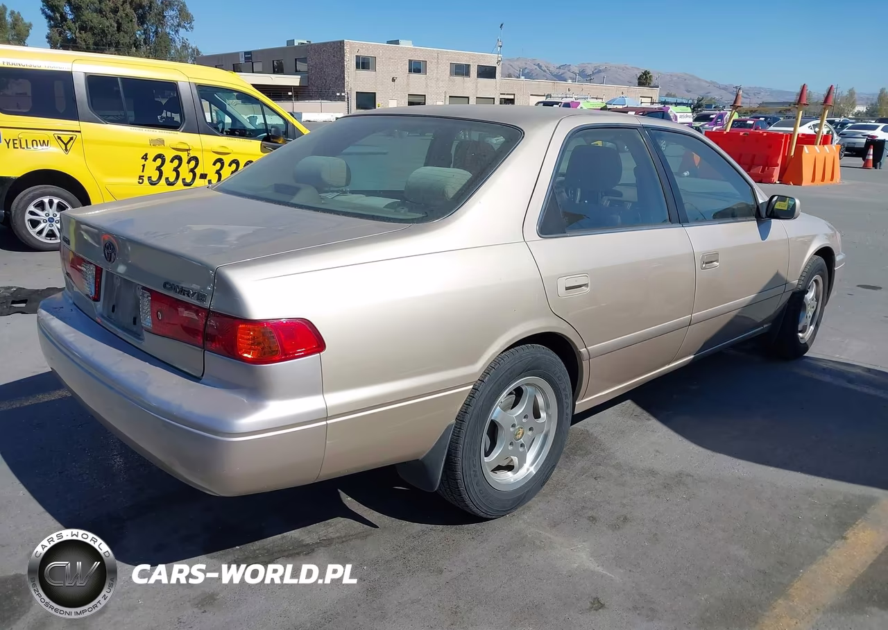 2001 Toyota Camry Le VIN:JT2BG22K110564975 - 4
