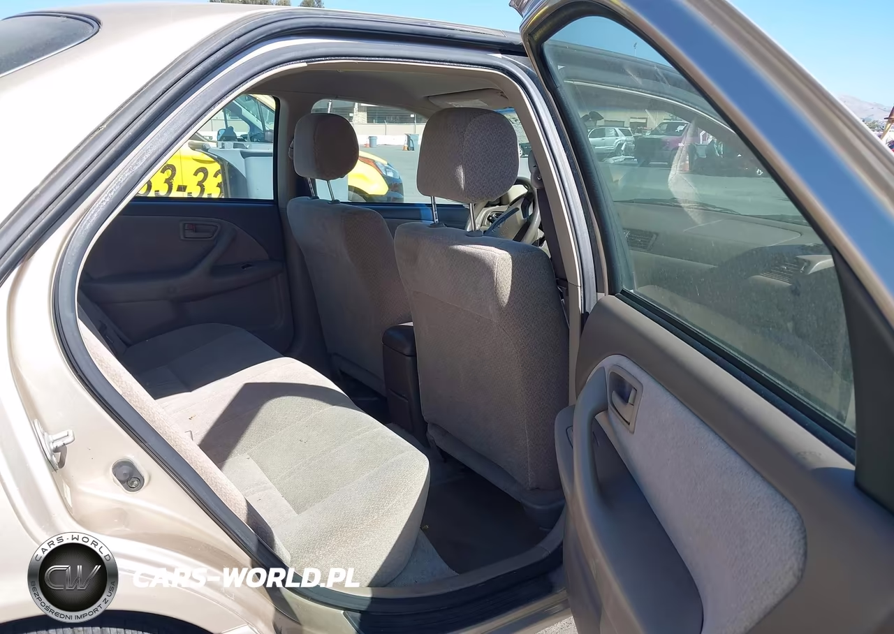 2001 Toyota Camry Le VIN:JT2BG22K110564975 - 8