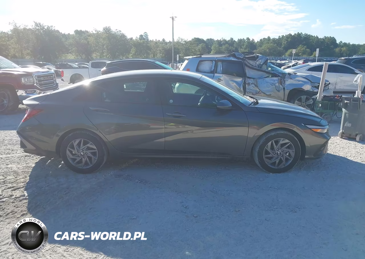 2026 Hyundai Elantra Hybrid Blue VIN:KMHLM4DJ0TU198633 - 13