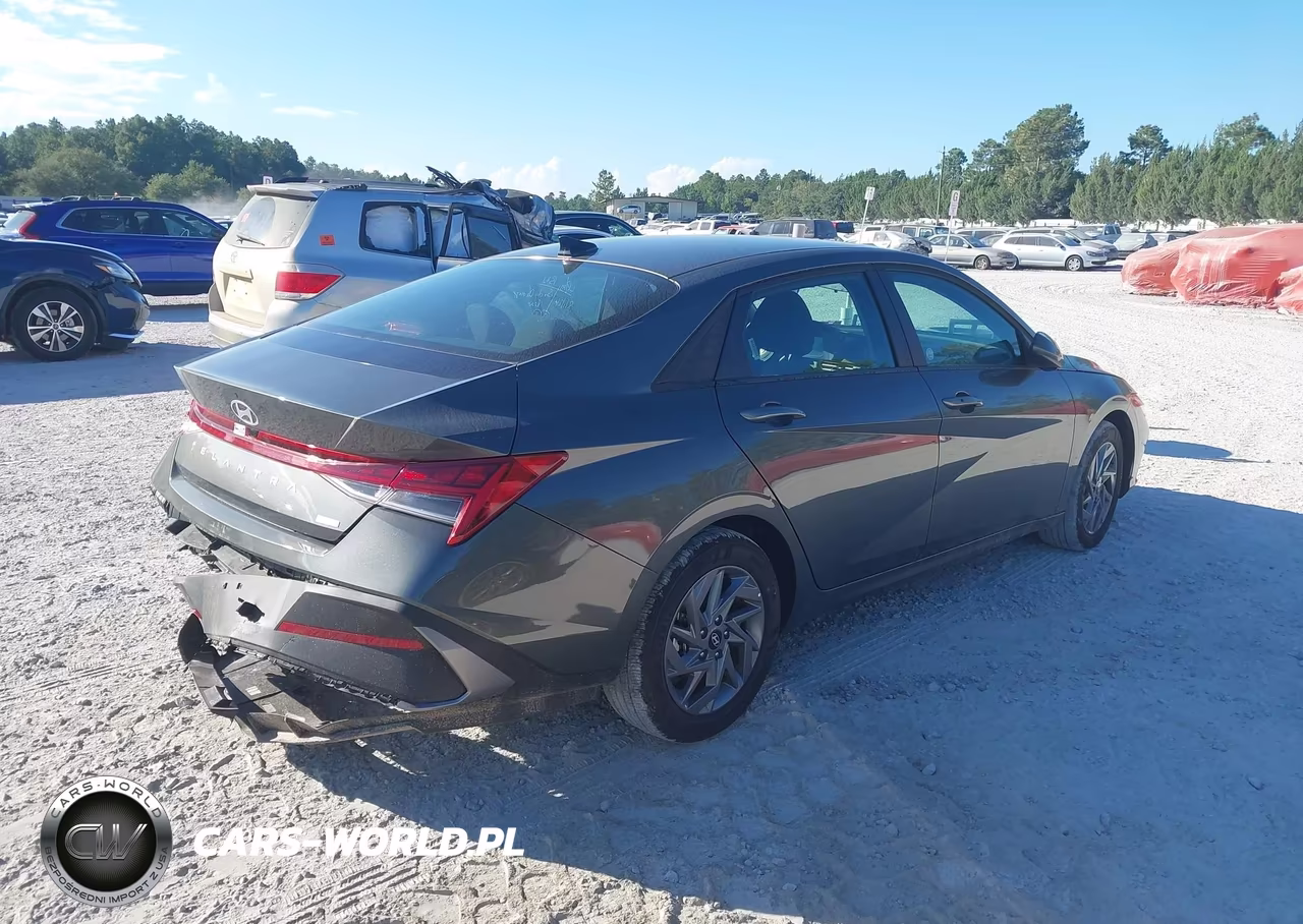2026 Hyundai Elantra Hybrid Blue VIN:KMHLM4DJ0TU198633 - 4