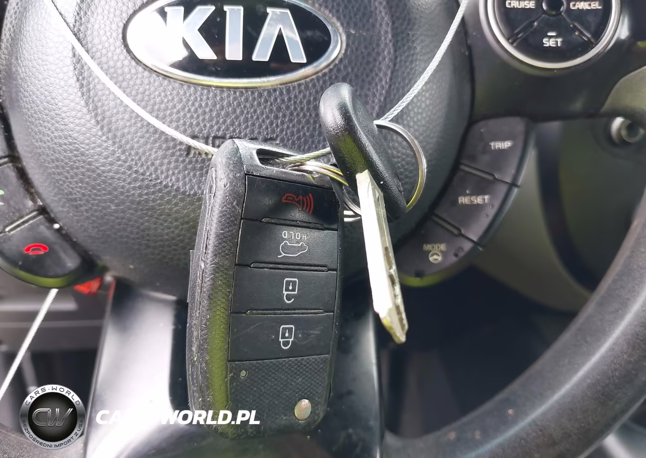 2015 Kia Soul + VIN:KNDJP3A54F7163780 - 11