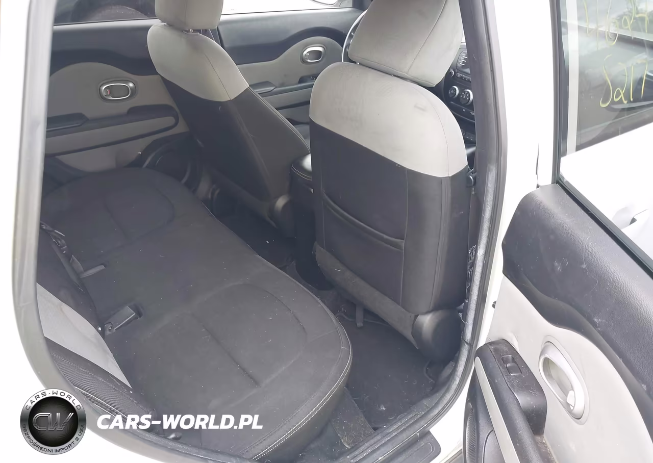 2015 Kia Soul + VIN:KNDJP3A54F7163780 - 8