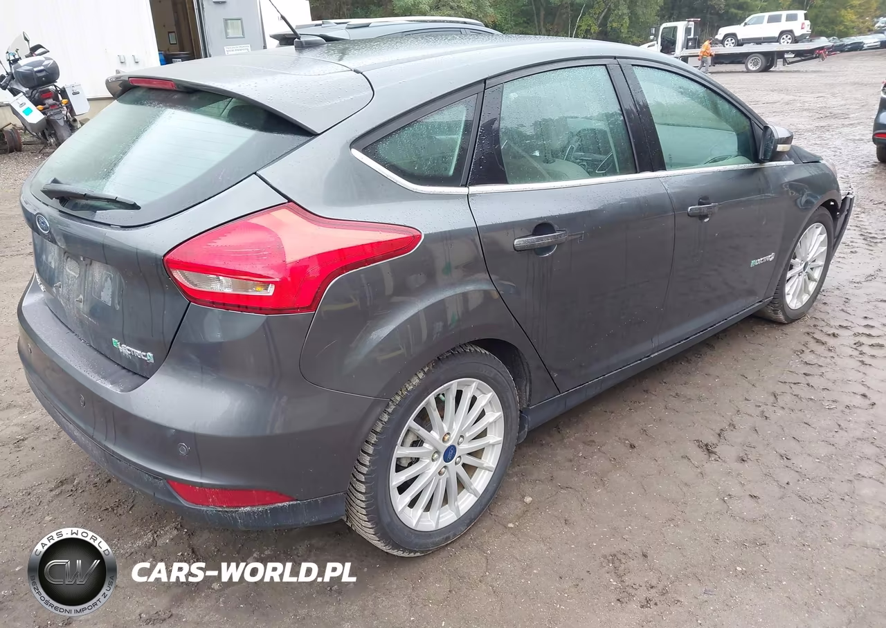 2017 Ford Focus Electric VIN:1FADP3R4XHL269921 - 4
