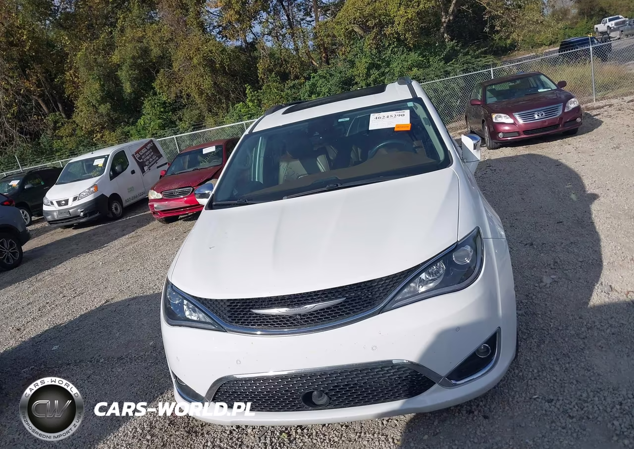 2017 Chrysler Pacifica Limited VIN:2C4RC1GG1HR507370 - 12