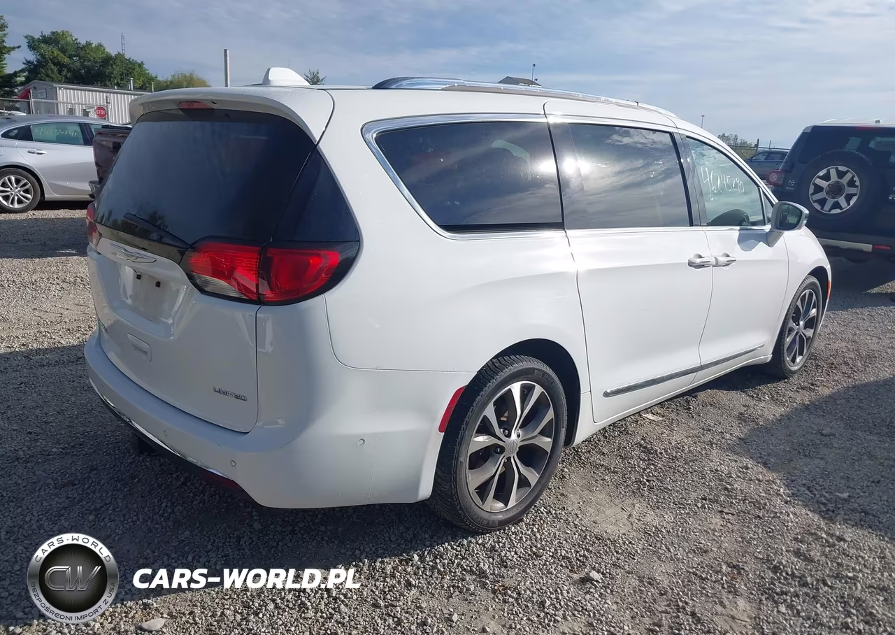 2017 Chrysler Pacifica Limited VIN:2C4RC1GG1HR507370 - 4