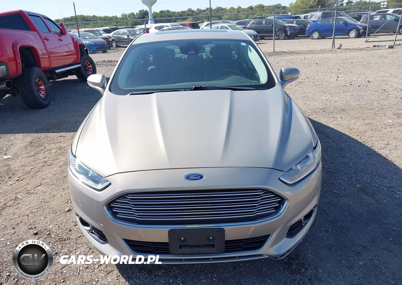 2016 Ford Fusion Hybrid Titanium VIN:3FA6P0RUXGR127205 - 12
