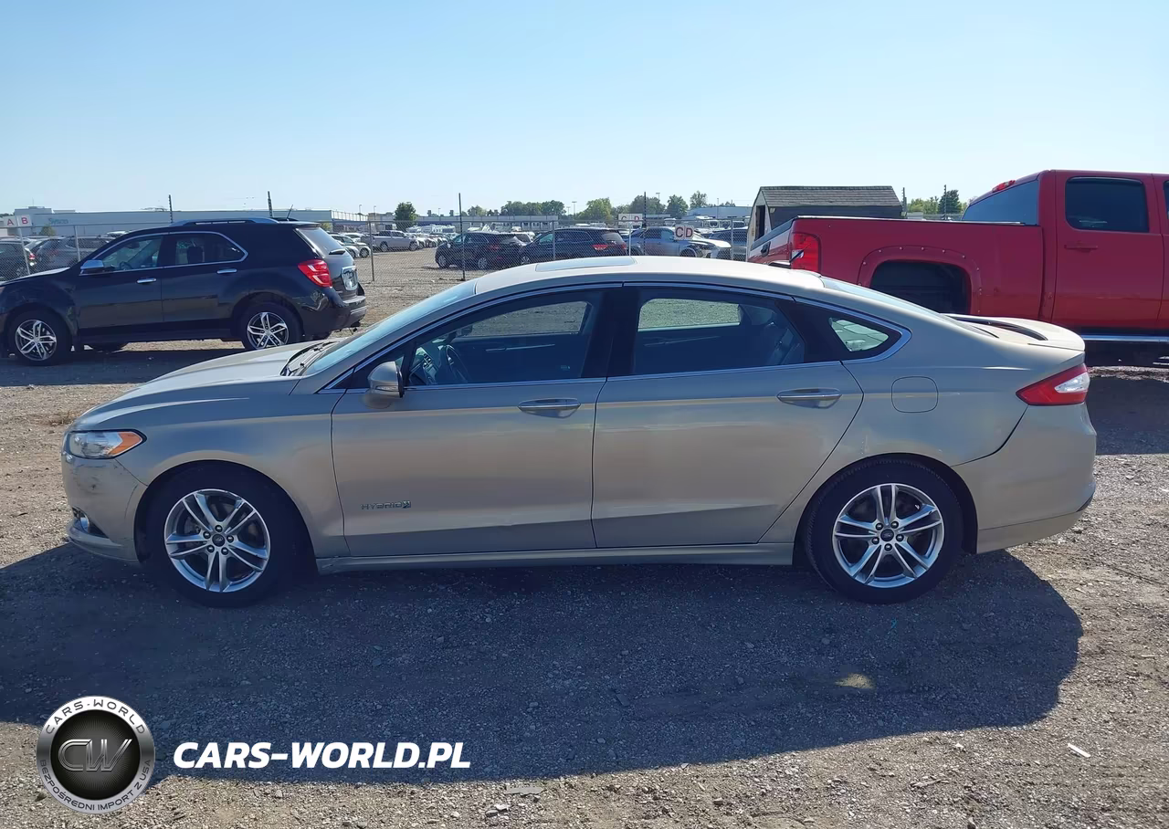 2016 Ford Fusion Hybrid Titanium VIN:3FA6P0RUXGR127205 - 14