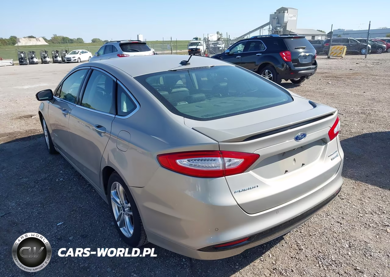 2016 Ford Fusion Hybrid Titanium VIN:3FA6P0RUXGR127205 - 3