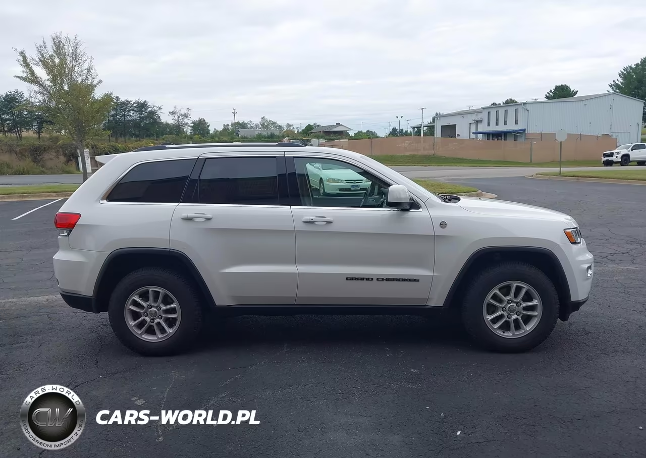 2019 Jeep Grand Cherokee Laredo E 4X4 VIN:1C4RJFAG6KC766108 - 12