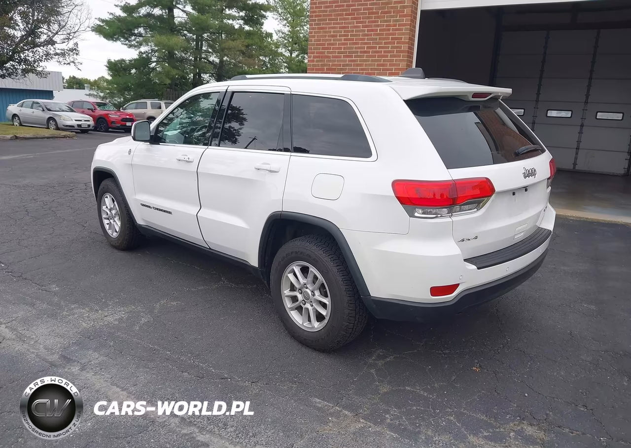 2019 Jeep Grand Cherokee Laredo E 4X4 VIN:1C4RJFAG6KC766108 - 3