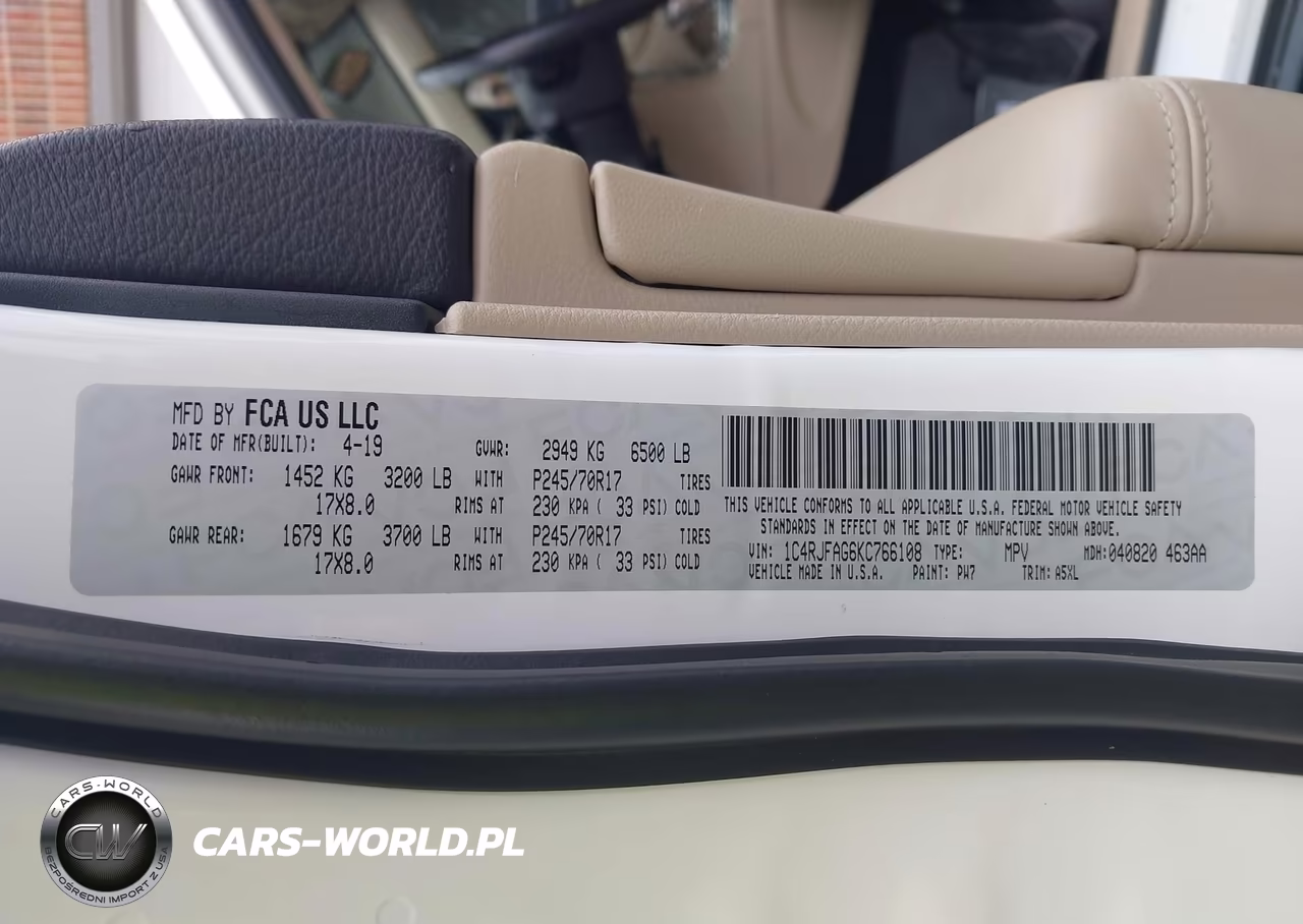 2019 Jeep Grand Cherokee Laredo E 4X4 VIN:1C4RJFAG6KC766108 - 9