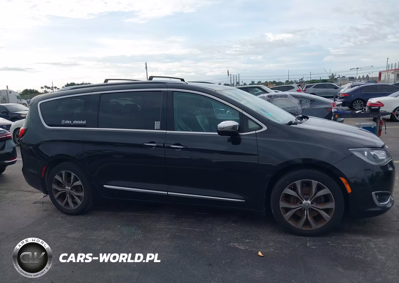 2017 Chrysler Pacifica Limited VIN:2C4RC1GG7HR616447 - 13