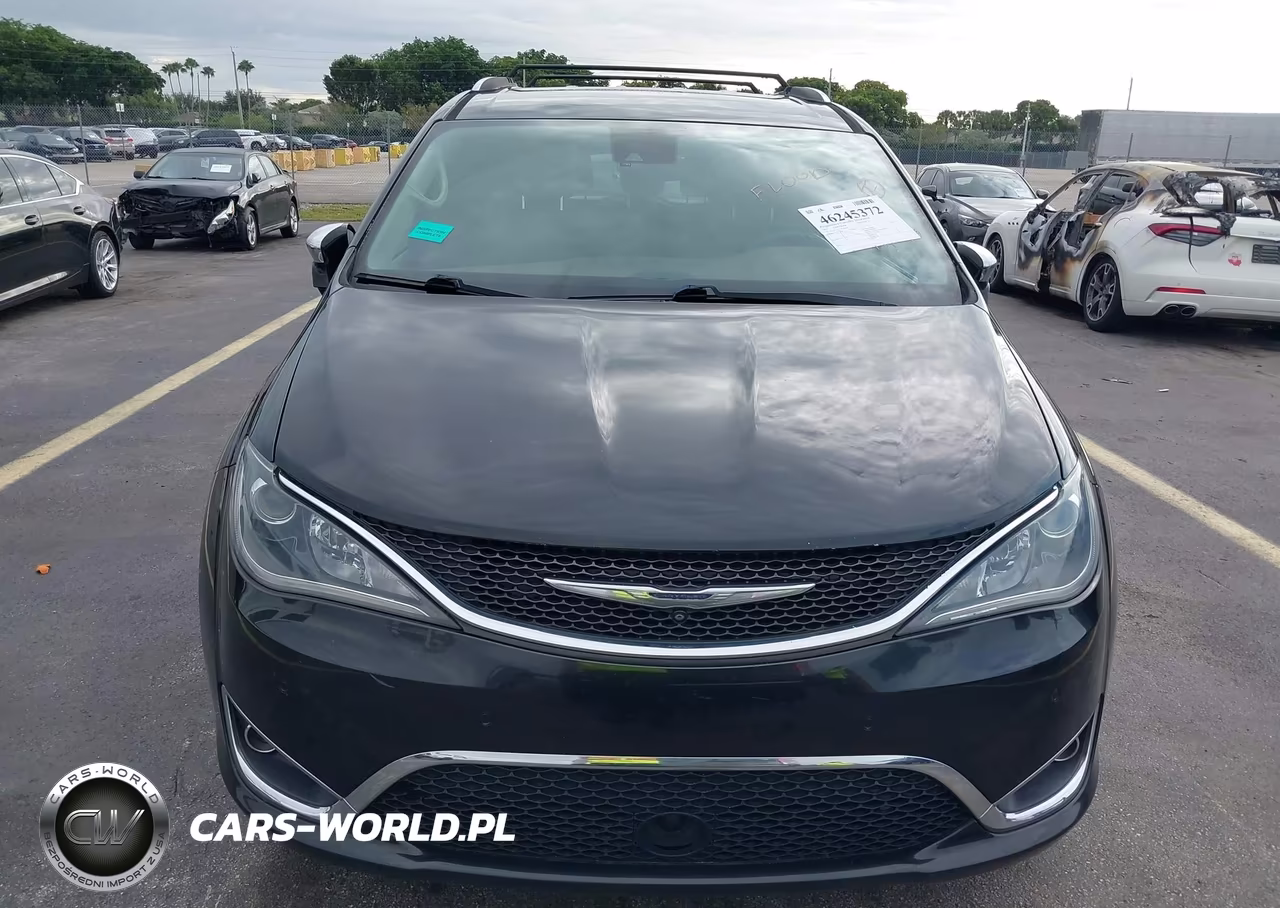 2017 Chrysler Pacifica Limited VIN:2C4RC1GG7HR616447 - 6