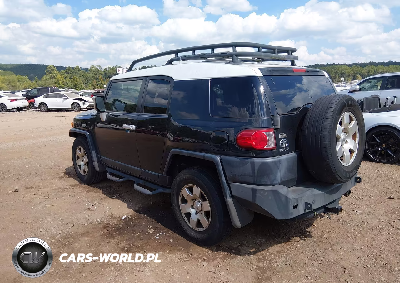 2008 Toyota Fj Cruiser VIN:JTEZU11F28K006673 - 3