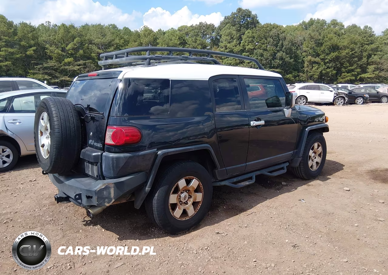 2008 Toyota Fj Cruiser VIN:JTEZU11F28K006673 - 4