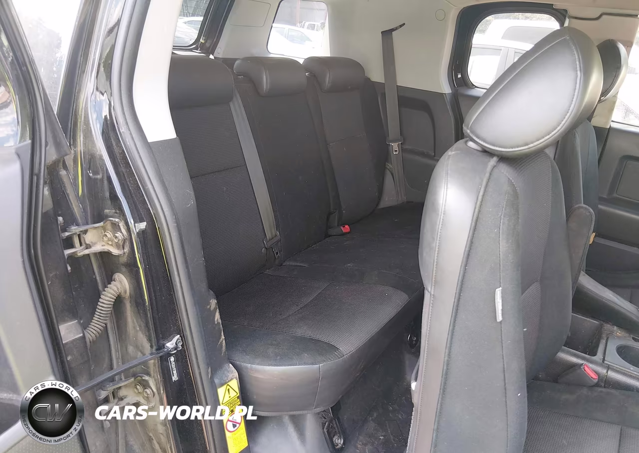 2008 Toyota Fj Cruiser VIN:JTEZU11F28K006673 - 8