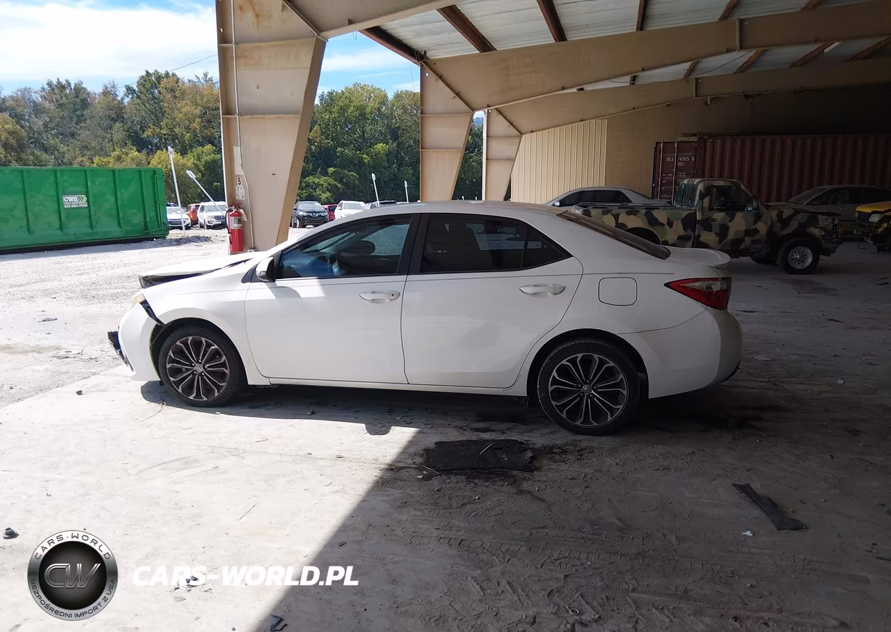 2015 Toyota Corolla S Plus VIN:5YFBURHE8FP361251 - 13