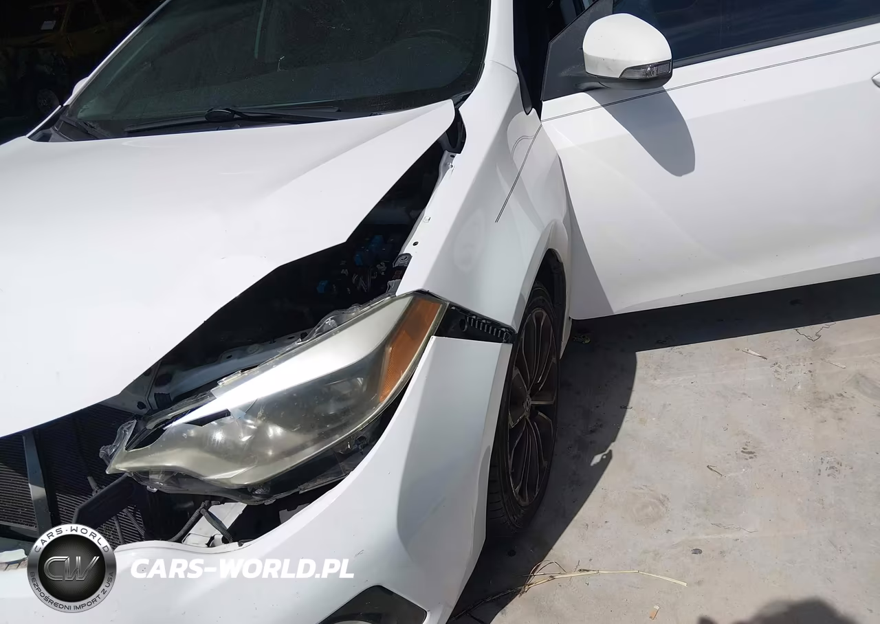 2015 Toyota Corolla S Plus VIN:5YFBURHE8FP361251 - 16
