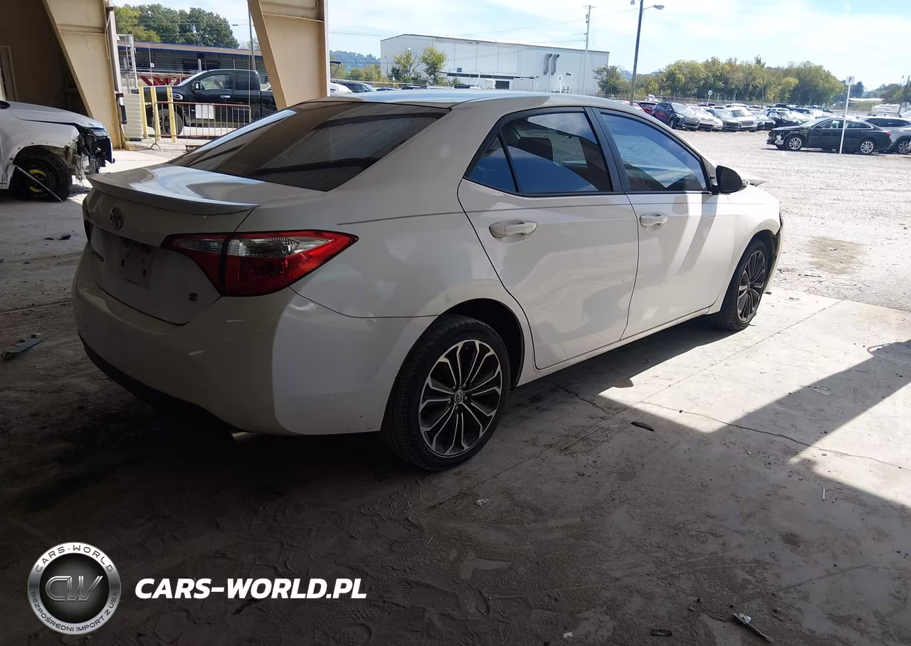 2015 Toyota Corolla S Plus VIN:5YFBURHE8FP361251 - 4