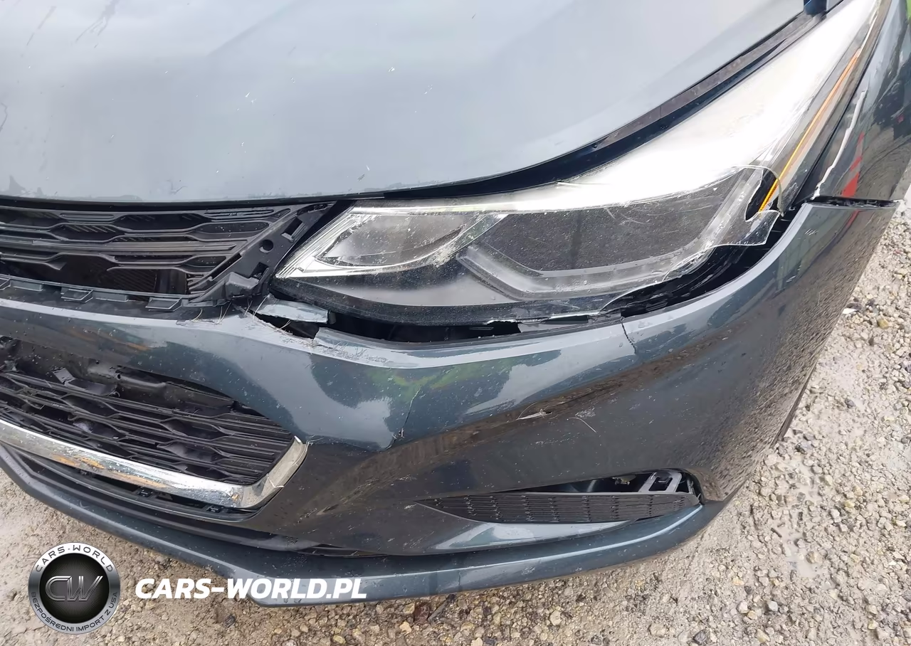 2018 Chevrolet Cruze Lt Auto VIN:1G1BE5SM7J7180618 - 19