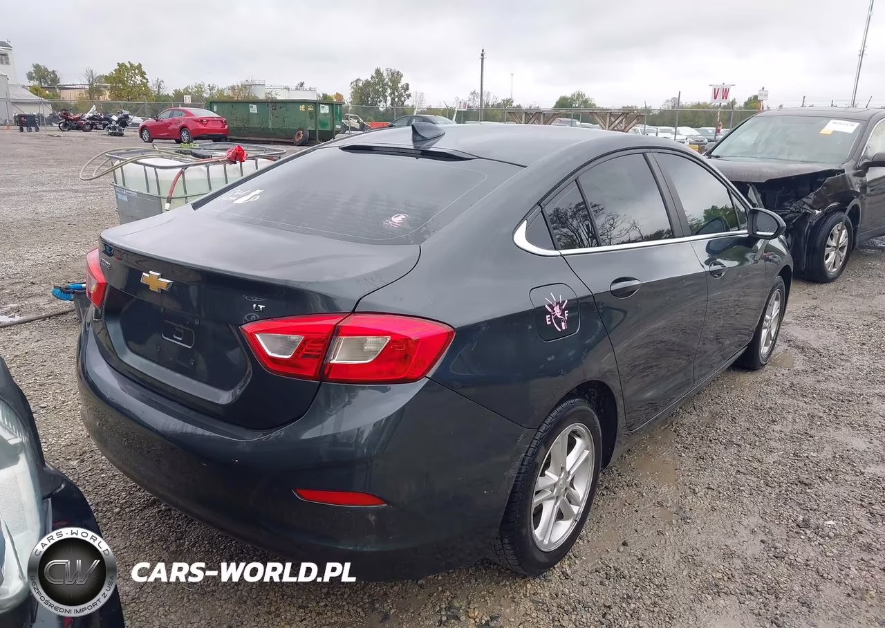 2018 Chevrolet Cruze Lt Auto VIN:1G1BE5SM7J7180618 - 4