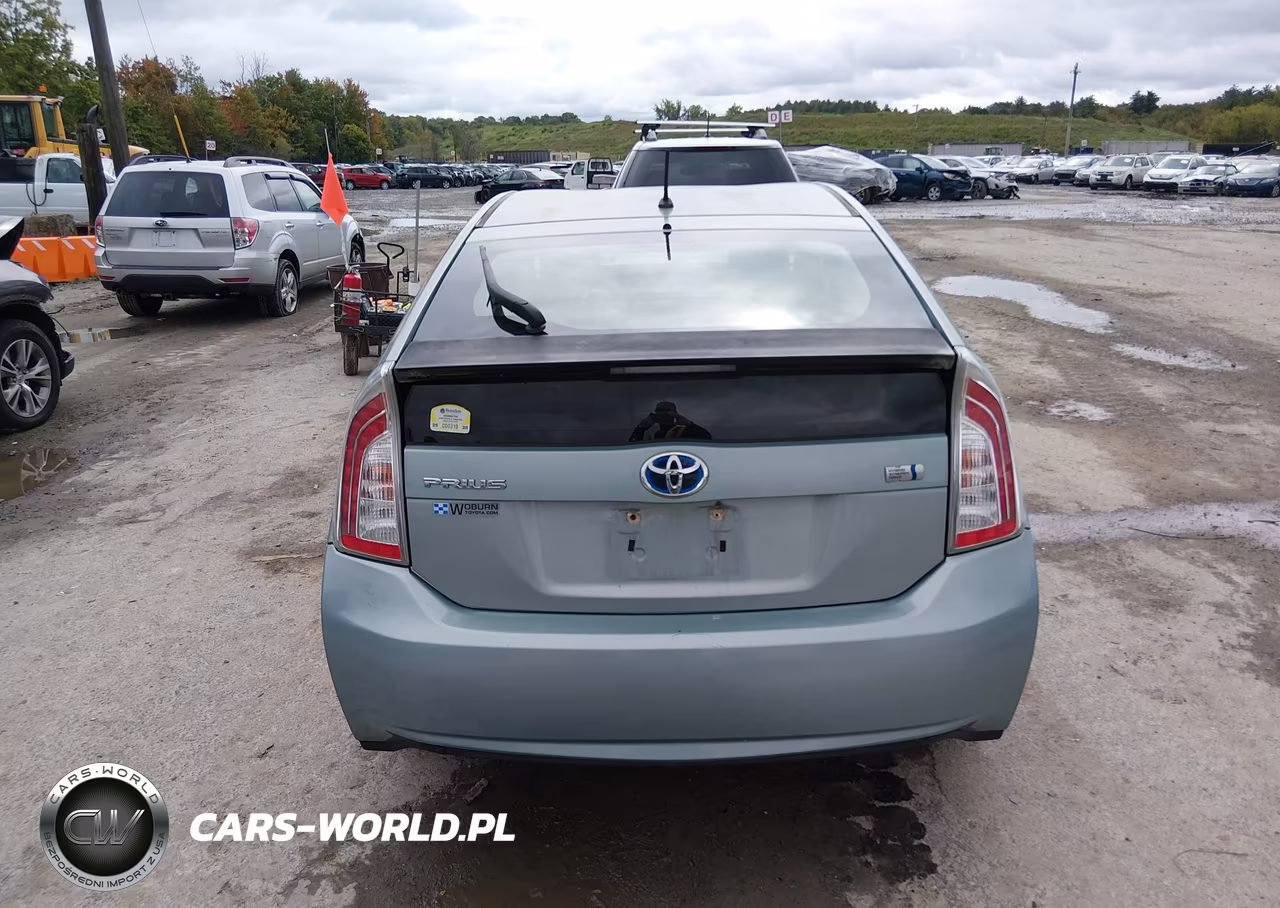 2012 Toyota Prius Two VIN:JTDKN3DU1C1535314 - 16