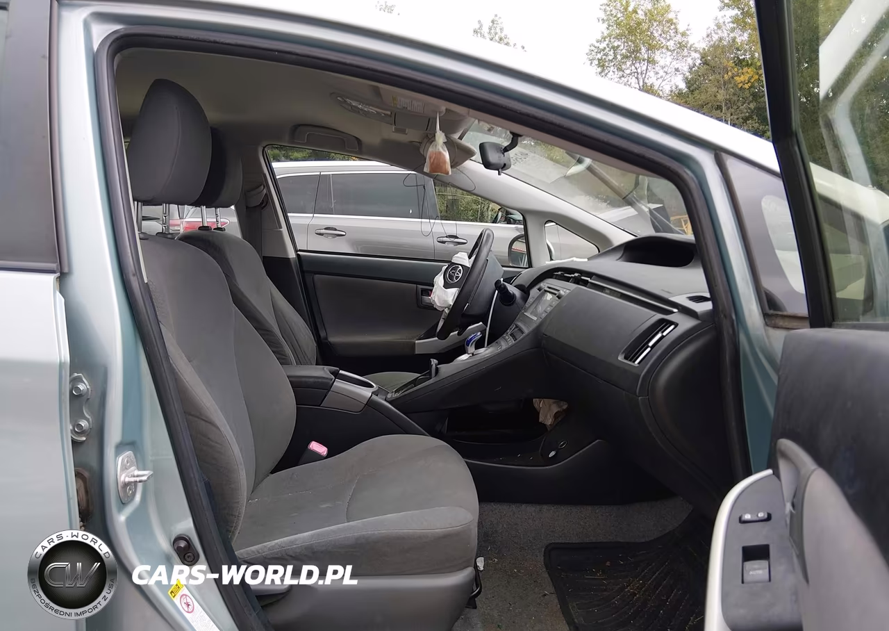 2012 Toyota Prius Two VIN:JTDKN3DU1C1535314 - 5