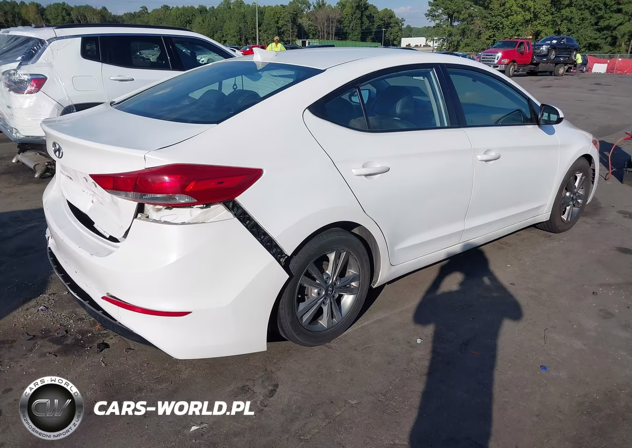 2017 Hyundai Elantra Se VIN:5NPD84LF5HH160486 - 4