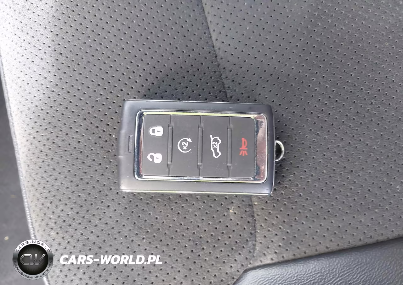 2025 Jeep Grand Cherokee Altitude 4X4 VIN:1C4RJHAG5SC354550 - 11