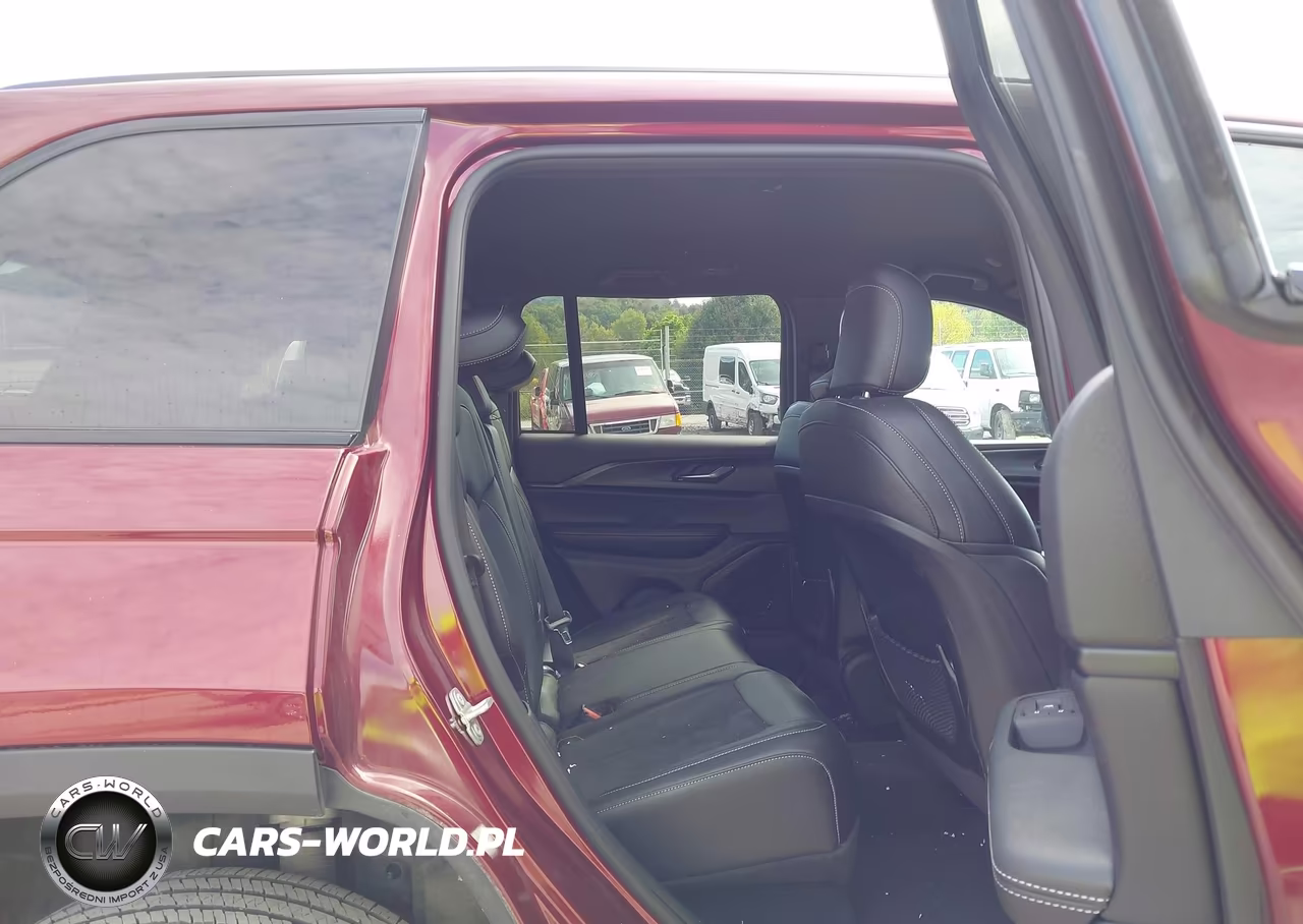 2025 Jeep Grand Cherokee Altitude 4X4 VIN:1C4RJHAG5SC354550 - 8