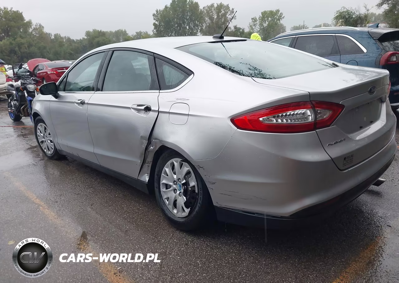 2013 Ford Fusion S VIN:3FA6P0G70DR205175 - 3