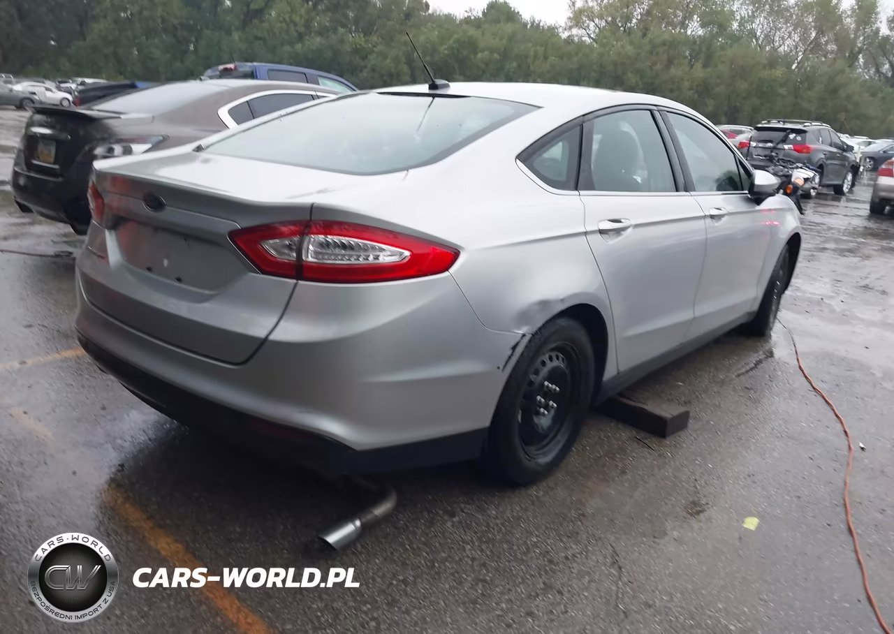 2013 Ford Fusion S VIN:3FA6P0G70DR205175 - 4