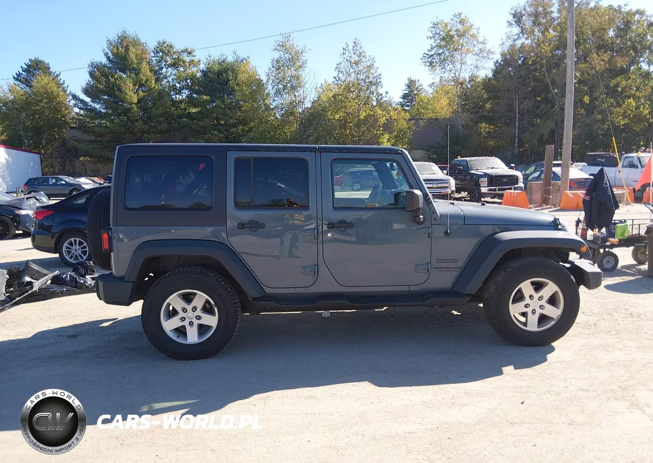 2015 Jeep Wrangler Unlimited Sport VIN:1C4BJWDG3FL727009 - 13